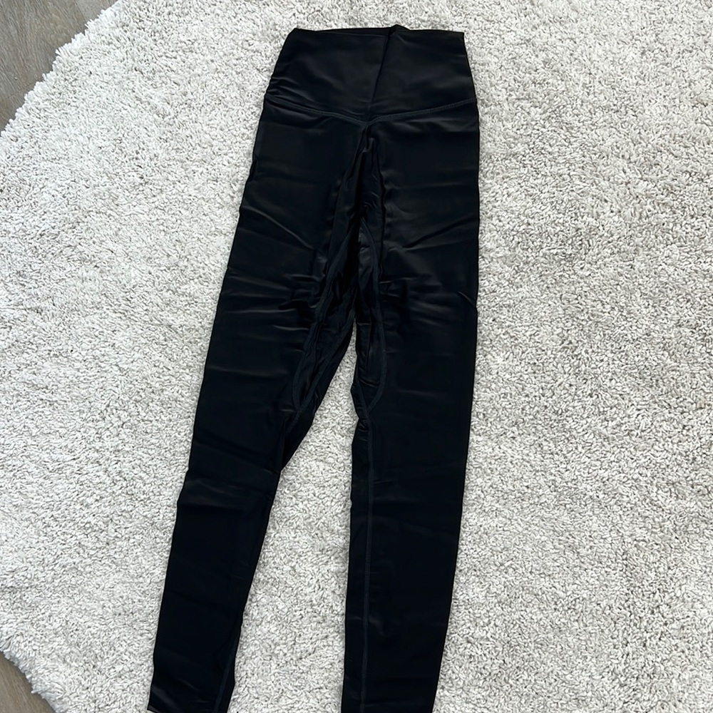 Balance shiny black leggings
